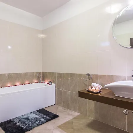 Luxurious In With Sauna Nyaraló
