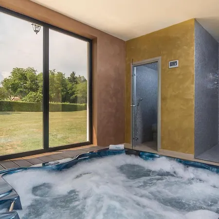 Luxurious In With Sauna *