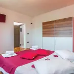 Luxurious In With Sauna Σπίτι διακοπών *