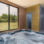 Luxurious In With Sauna *